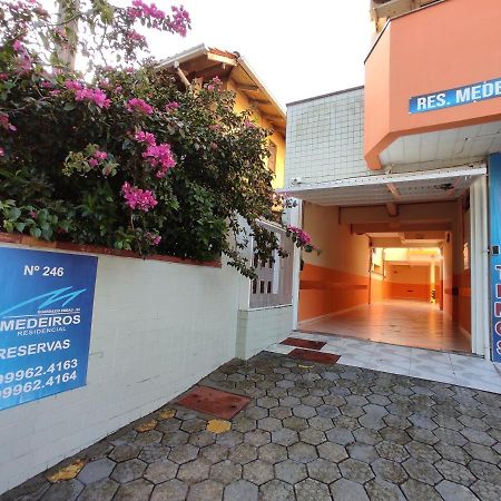 Residencial Medeiros Apartman Guarda do Embaú Kültér fotó